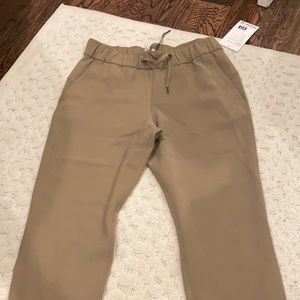 Lululemon Women’s on the fly 7/8 pant size 8